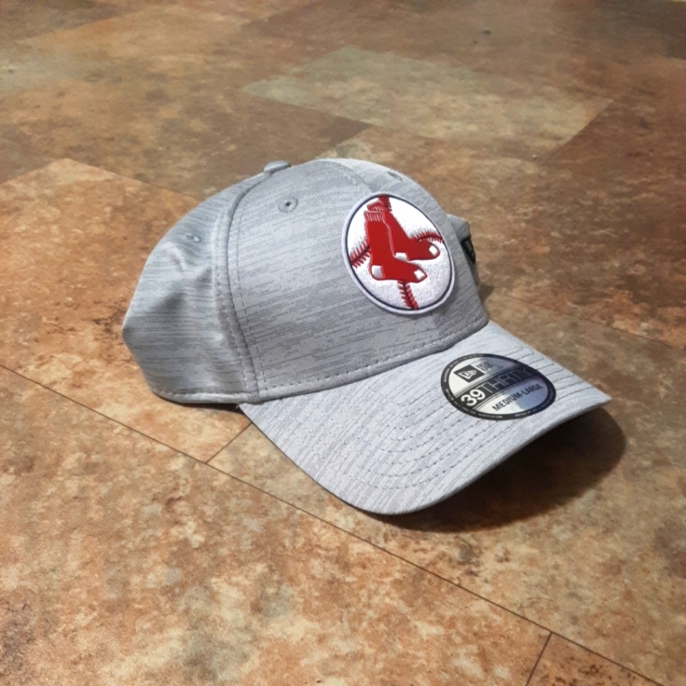 New. New Era Boston Red Sox Gray 39Thirty Stretch Fit Hat. Size M/L.